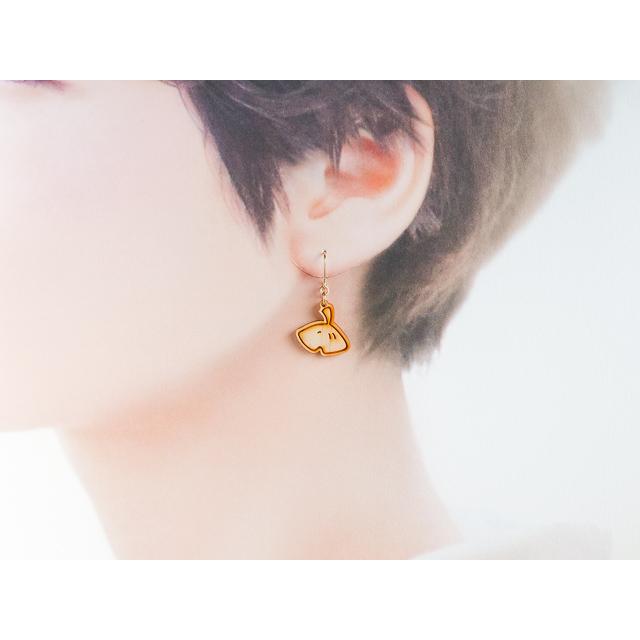 ゆれる秋の葉っぱのプチピアス・イヤリング いちょう かえで もみじ 