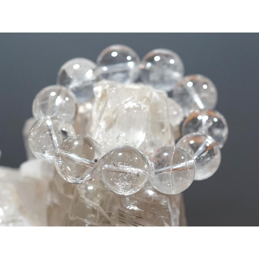 ヒマラヤ水晶 スノー（ガネーシュヒマール産） ブレスレット 18mm玉 No.28の画像