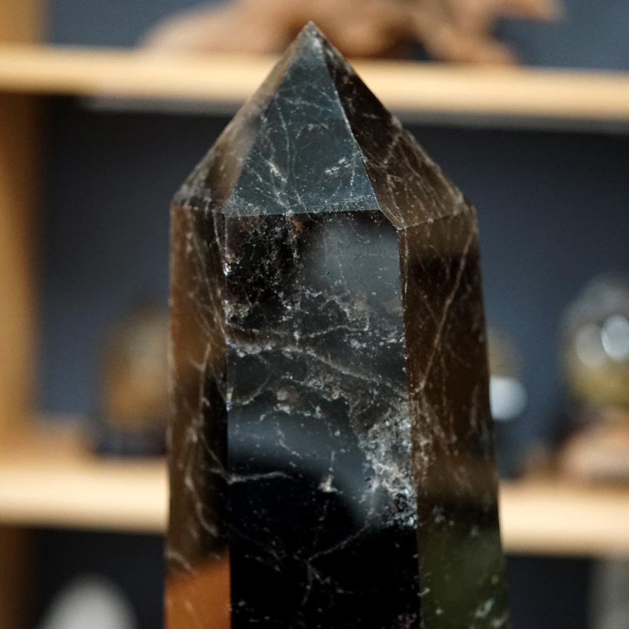 黒水晶 六角柱 ［モリオン］ 黒水晶 （モリオン） 巨大六角柱（アクリル台座付き）No.1 高さ約35cm
