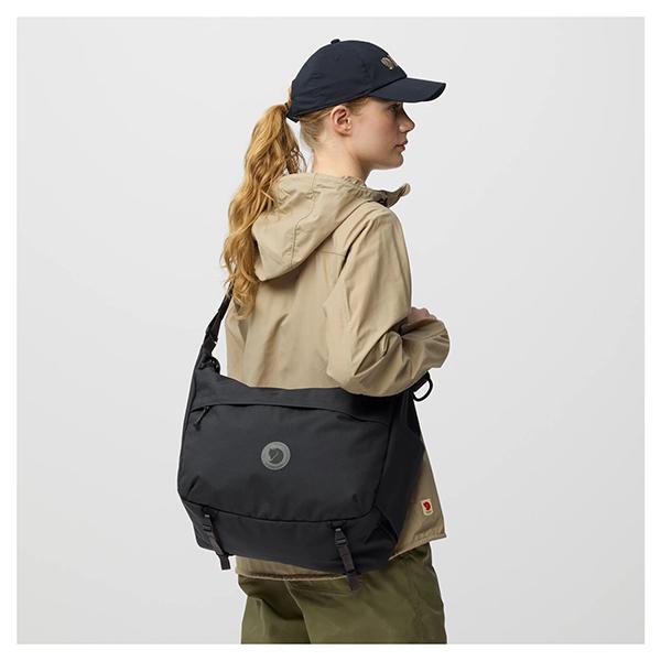 Farden Crossbodyの画像