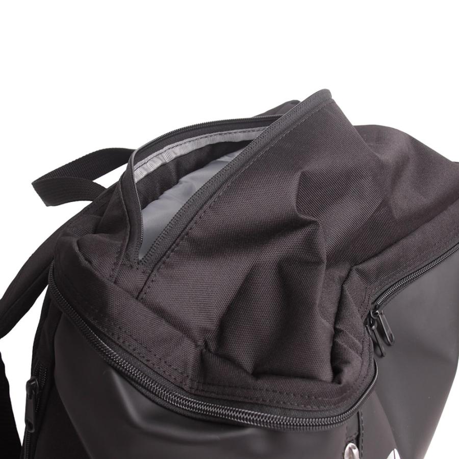 【NewBalance】グラデーションロゴ撥水ボックスリュック 32L AC9667Mの画像