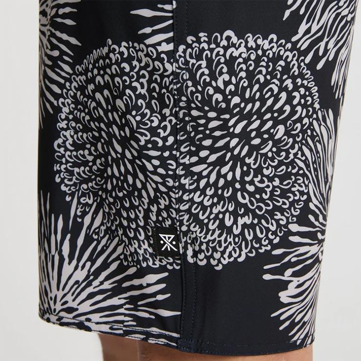 ROARK ロアーク ボードショーツ サーフトランクス PASSAGE 18.5 BOARDSHORTS RB478-BFL 日本代理店正規品の画像