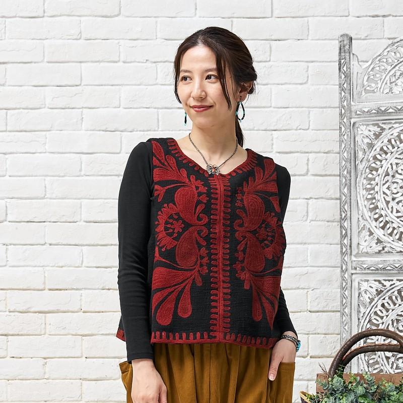 刺繍デザイン 黒ベスト 27_000000025674.jpg?1738298733