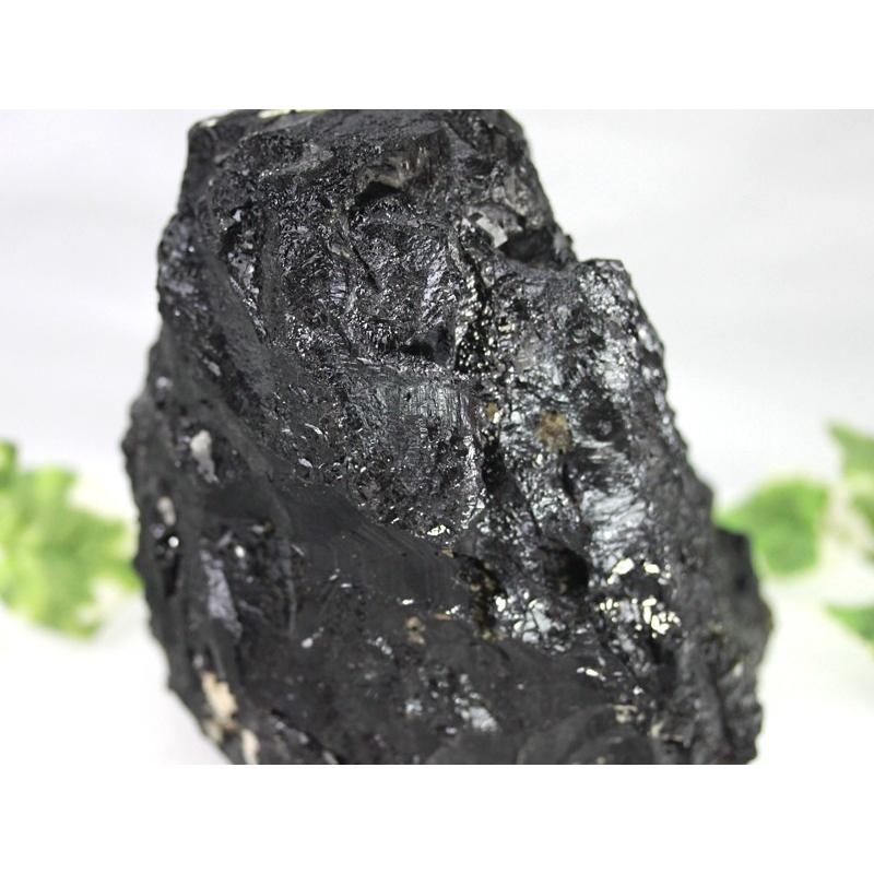 【USAツーソンミネラルショー商品】巨大サイズ★漆黒の艶★美結晶★鉱物共生★心身の活性化と健康運の石★ブラジル産★天然原石/ブラックトルマリン原石(電気石/の画像