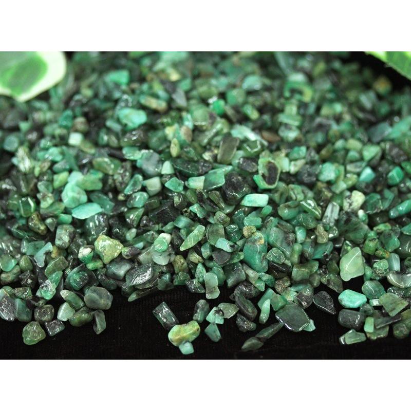 古くから愛されている緑の貴石☆濃厚グリーン☆5A/天然石さざれチップ