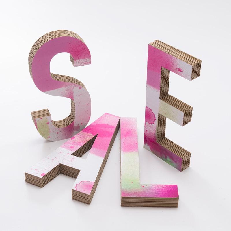 ダンボール文字「SALE」 Paint Pink