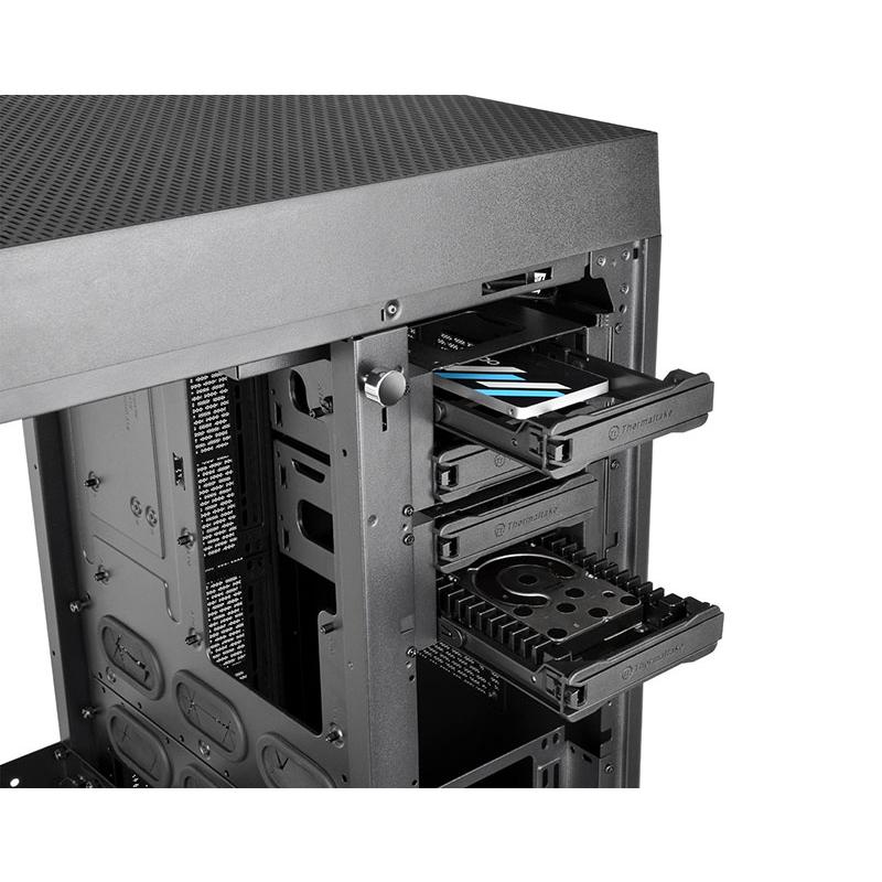 Thermaltake TT Premium The Tower 900 パーツを美しく魅せる3面強化