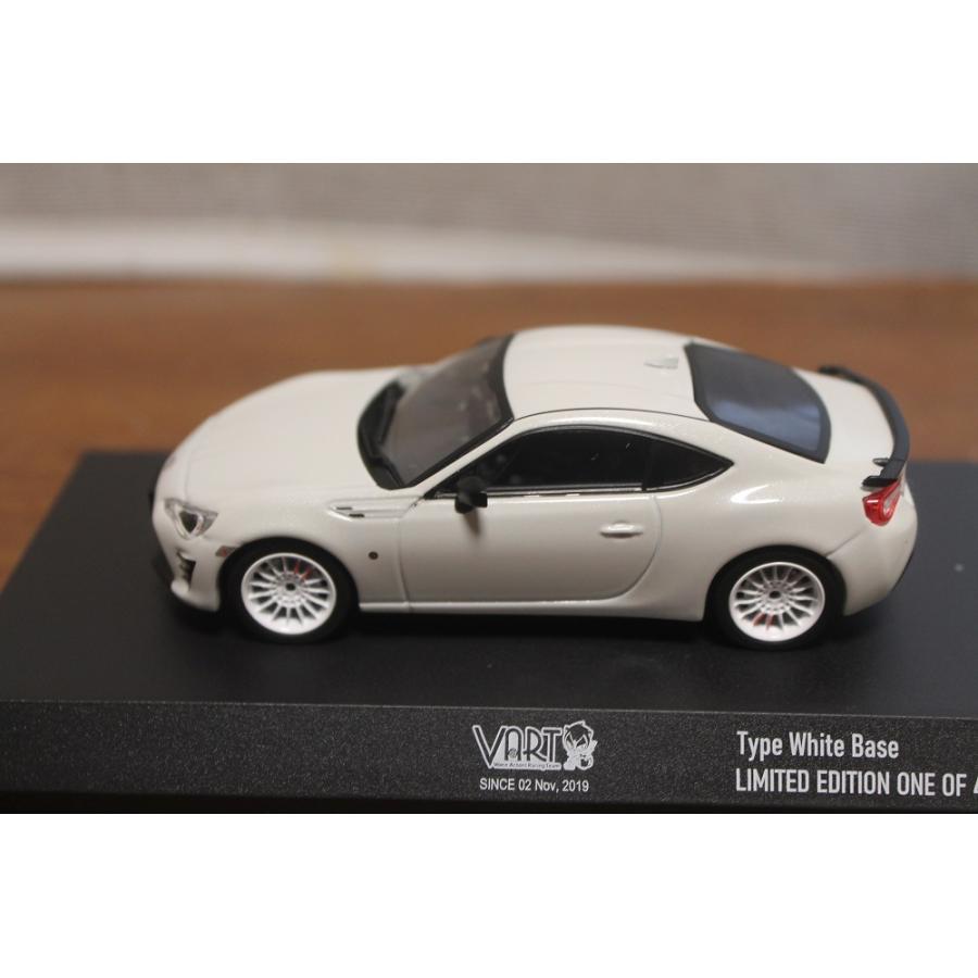 京商1/43 トヨタ 86 VART typeホワイトベース KS03895V2の画像