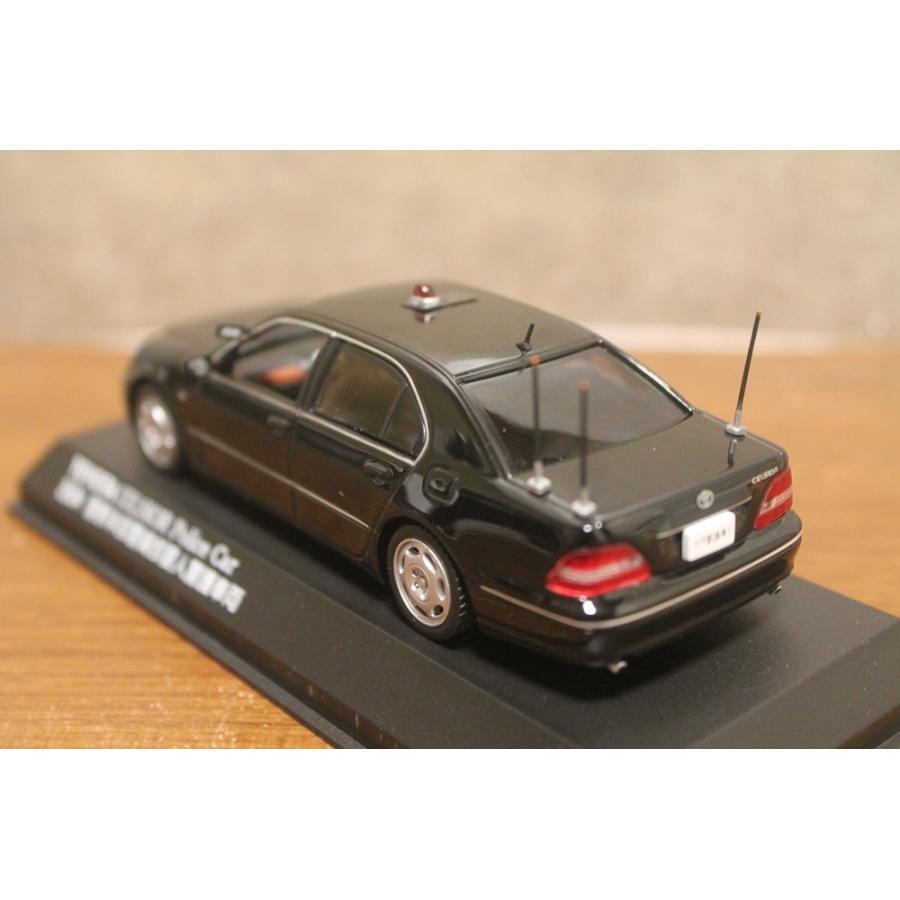 レイズ1/43 トヨタ セルシオ2004 警察本部警備部要人警護車両 H7430401
