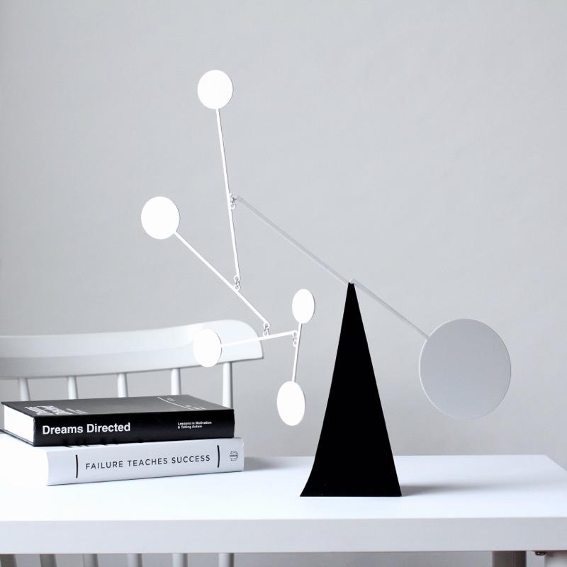 Ekko Workshop 置き型 サークル モビール H38cm ブラック・ホワイト