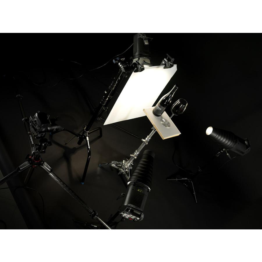 Manfrotto 055プロカーボンファイバー三脚3段 MT055CXPRO3の画像