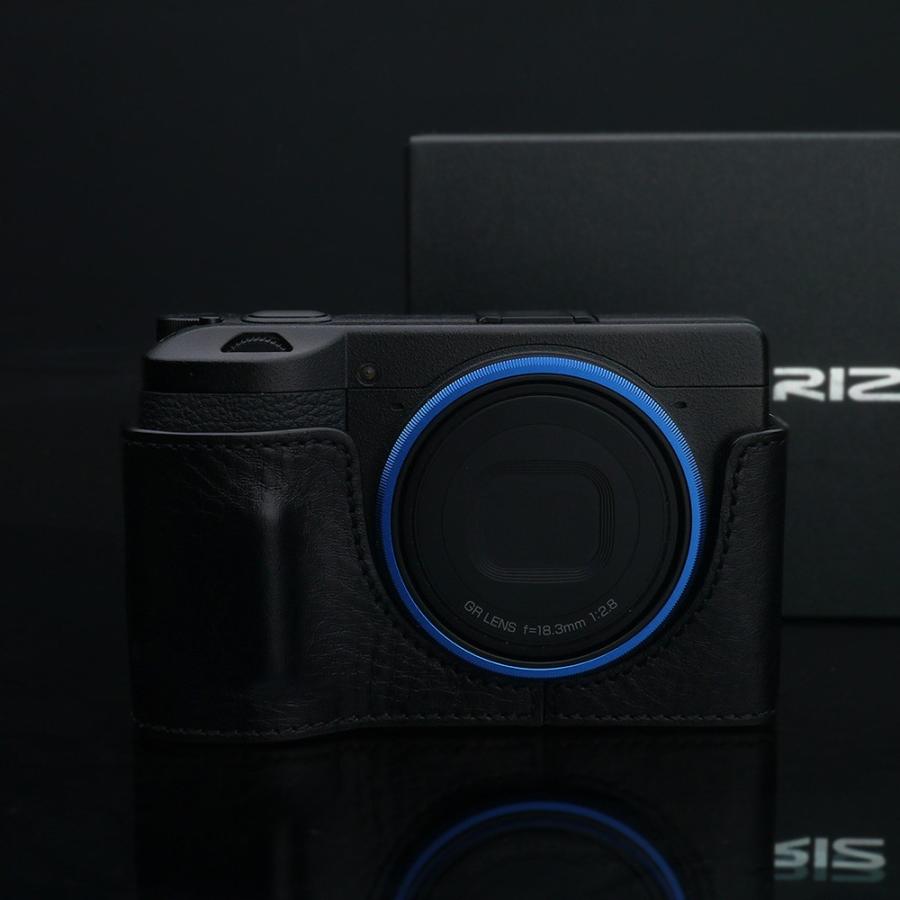 GARIZ RICOH GR III 用 本革カメラケース HG-GRIIIBK ブラック RICOH GR III 用 本革カメラケース ケース底面のネジをカメラの三脚穴に固定するのでカメラとケースをしっかり固定できます