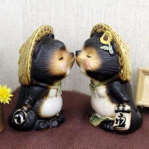 信楽焼きたぬき キス狸ペア 陶器タヌキ［ta-0220］ : shopooo by GMO