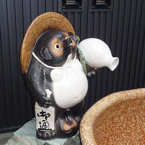 タヌキ湯差し口！　信楽焼き陶器の吐水口！　陶器浴槽と一緒にお使い頂ける狸湯こぼし　吐水口　［ts-801］