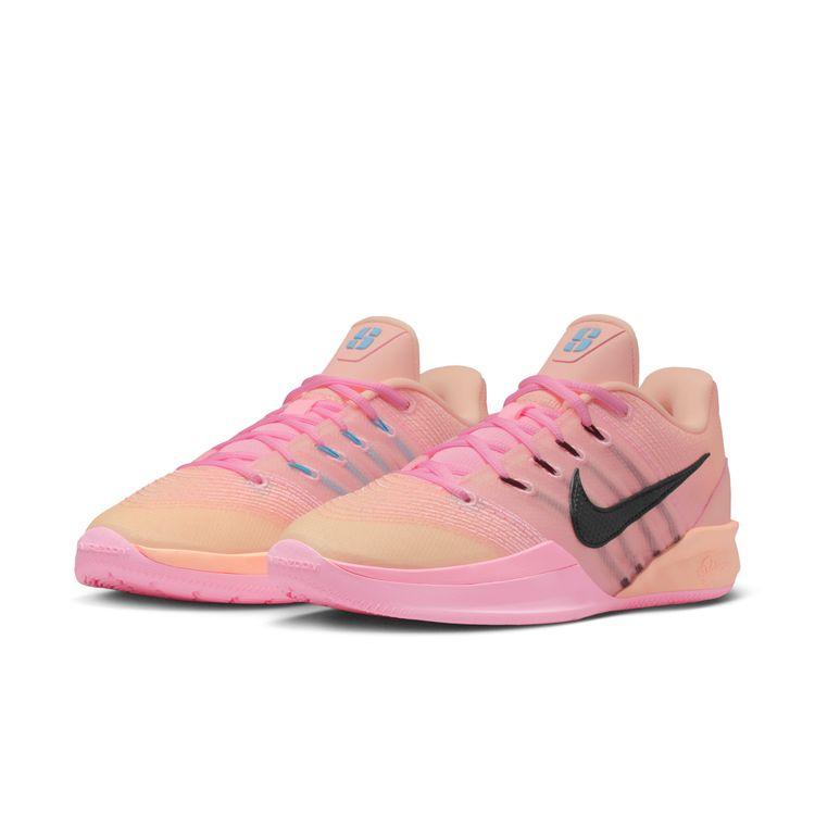 NIKE HO25 12/6 SABRINA 3 EP クリムゾンティント/ブラック-アーク