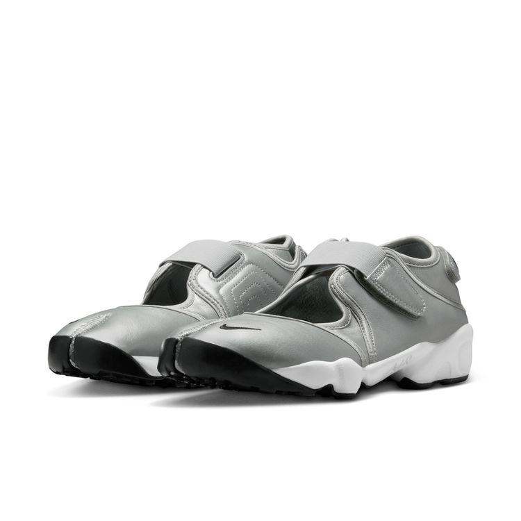 NIKE SP26 WMNS AIR RIFT メタリックシルバー/セイル-ブラック HM5737
