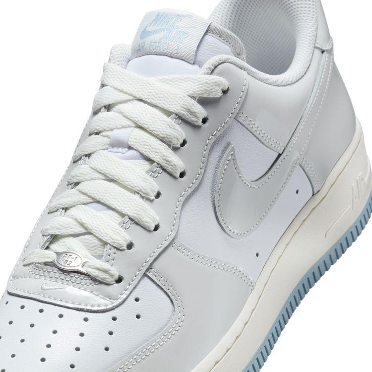 NIKE SU26 AIR FORCE 1 '07 ホワイト/フォトンダスト-セイル-ライト