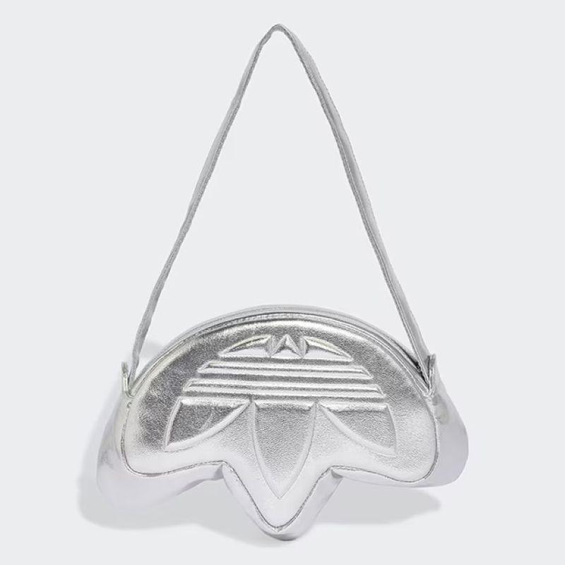 adidas 26Q3 HERI TREFOIL BAG METALL シルバーメタリック KR1604