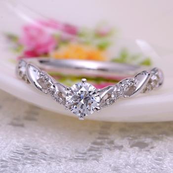 婚約指輪 Edr1213 25f1 可愛い繊細なデザインの指輪 緩やかなv字で指がスマートに見えます 3 Gcom939 105 Shopooo By Gmo 通販 Yahoo ショッピング