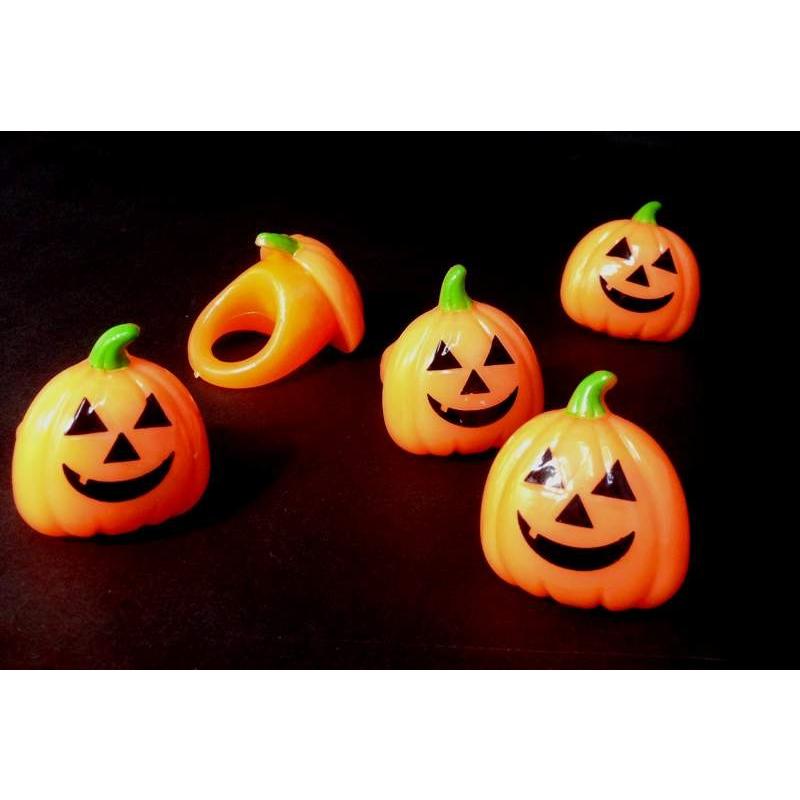 ハロウィン景品 光る玩具 ハロウィン 光るかぼちゃのやわらか指輪 24入り Tpa0034hwna イベント用品 日用品雑貨 いち屋 通販 Yahoo ショッピング