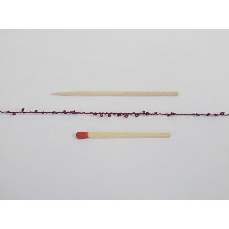 シルクループ（エンジ）　しなやかで高級感のある変化糸。小さくてかわいいループが印象的な絹糸です。｜ito-kinshou｜02