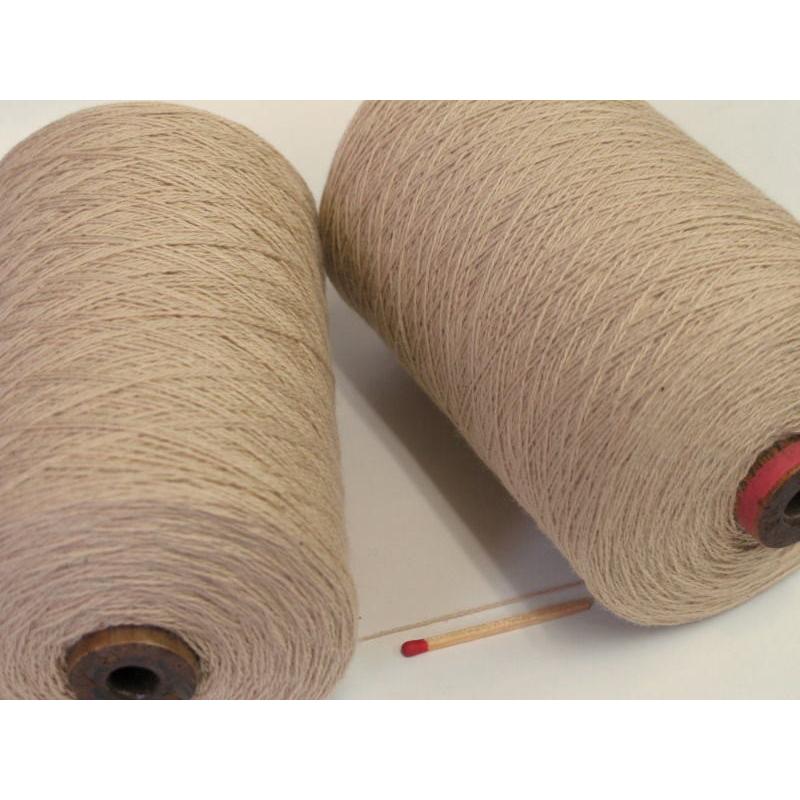 10/2綿（ベージュ）　手織りにも手編みにもオススメの綿糸が４３色！やわらかくて使いやすい、人気の定番シリーズです｜ito-kinshou
