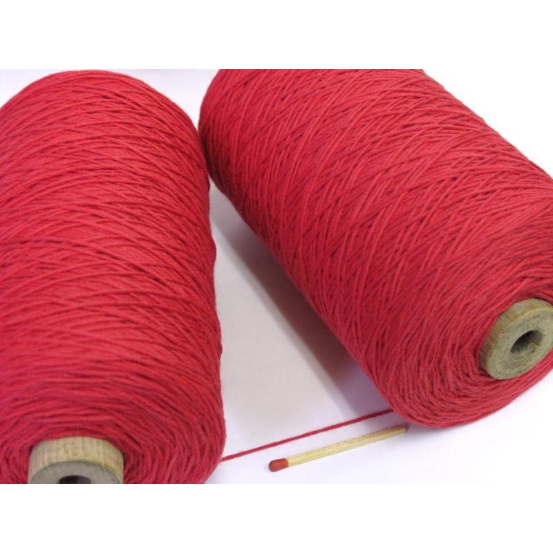20 8綿（赤）　手織りにも手編みにも使いやすいコットンならコレ！安心の品質とリーズナブルなお値段を両立した、やわらかな風合いの綿糸です。