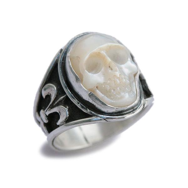 Lee Downey リーダウニー Sculpted Skull Ring - mother of pearl