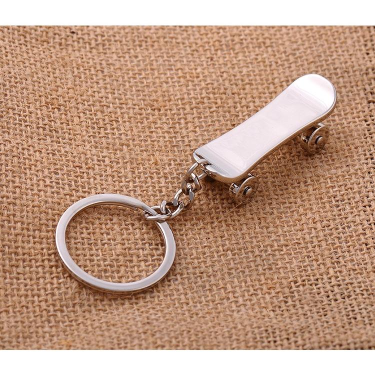 名入りキーホルダー　名入り　名入りギフト キーホルダー 名入れギフト スケートボード形 名入れ無料 送料