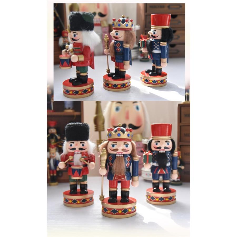木工品☆くるみ割り人形く ドイツ 兵隊人形 工芸品 置物 贈り物 装飾