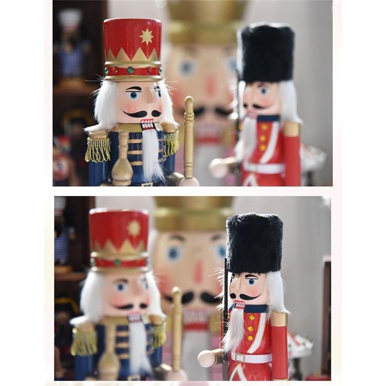 木工品☆くるみ割り人形く ドイツ 兵隊人形 工芸品 置物 贈り物 装飾