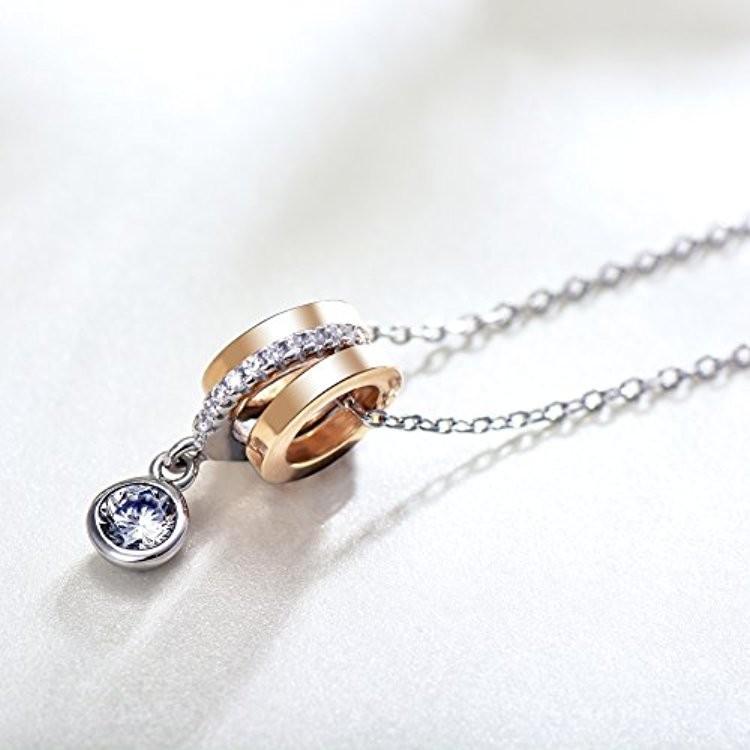 IUHA 【トリプルリング】ネックレス SWAROVSKI スワロフスキー社製 