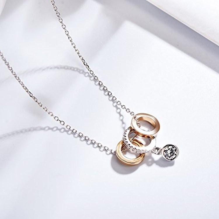 IUHA 【トリプルリング】ネックレス SWAROVSKI スワロフスキー社製 