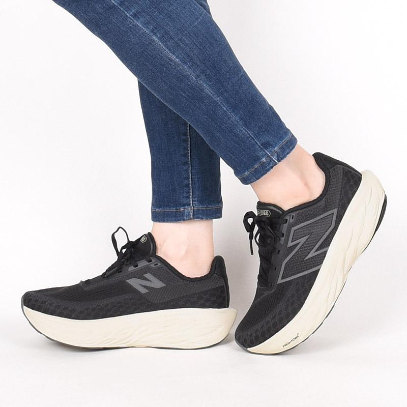 【美品】ニューバランス　W1080　K13　2E　ワイド　23.5　ブラック 美品】ニューバランス W1080 K13 2E ワイド 23.5 ブラック