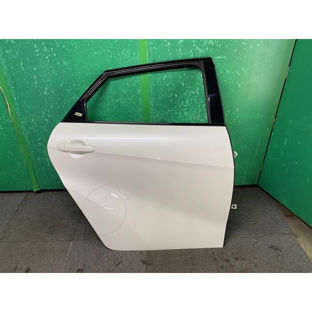 MIRAI（トヨタ） MIRAI ZBA-JPD10 右RドアASSY 2NL M813 67003