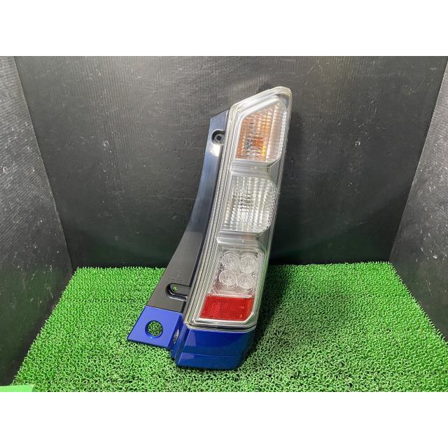 N−BOX DBA-JF1 右テールランプ B593M D105 33501-TY0-N01 