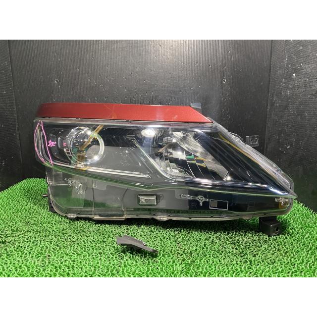 HFC27セレナヘッドライト右側中古品
