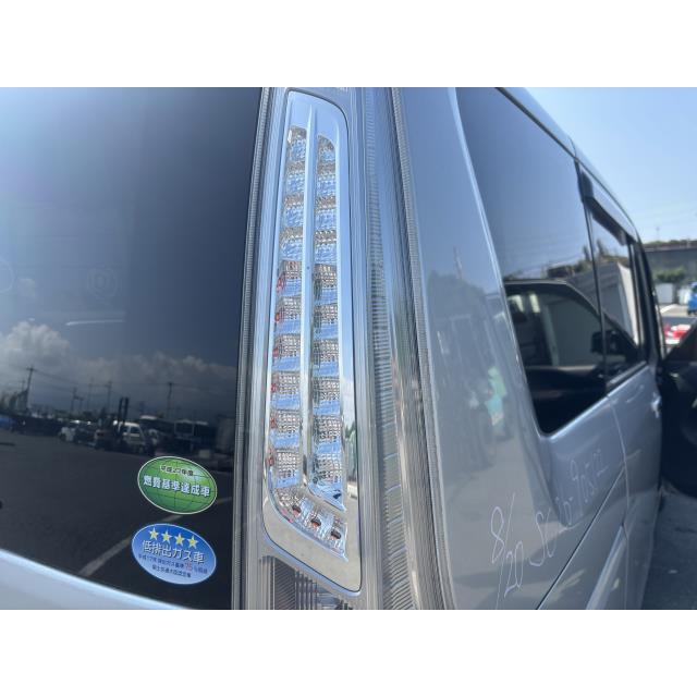 ランディ DBA-SC26 右テールランプ K23 220-23438 35603-51Z10 : 株式