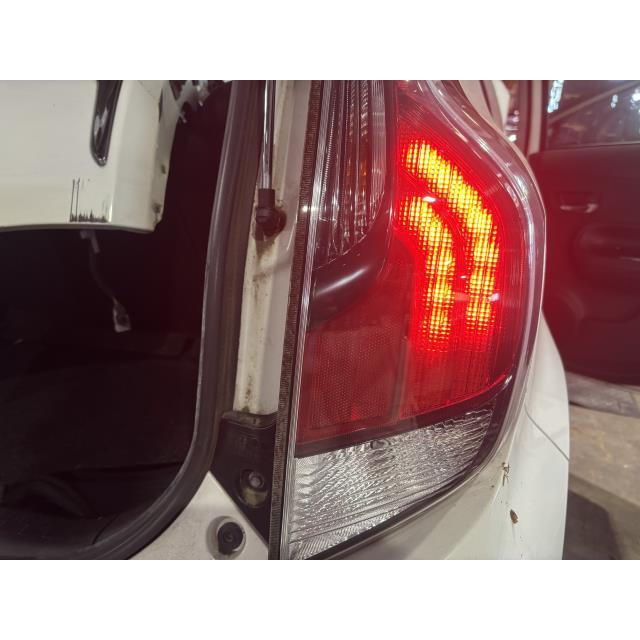 アクア DAA-NHP10 右テールランプ 082 52-297 81551-52D30 NHP10 