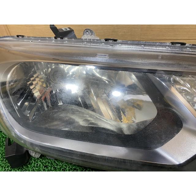 フィット DAA-GP5 右ヘッドランプASSY NH788P W0349 33100-T5A-J11