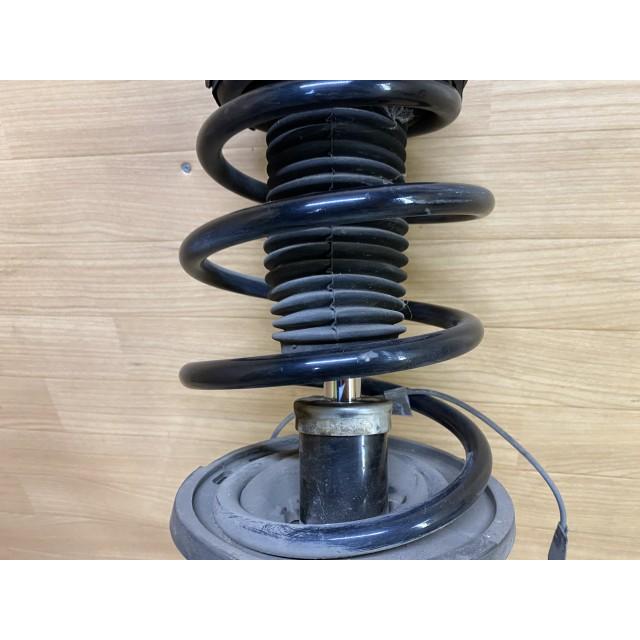 カムリ DAA-AVV50 左FストラットASSY 218 48520-33650 48520-80282の画像