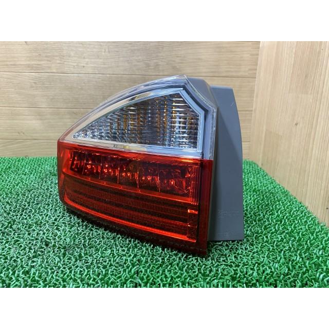 ホンダ グレイス GM4 および GM5 テールランプ 左右 グレイス（Honda） グレイス DAA-GM4 左テールランプ NH830M 220-18241