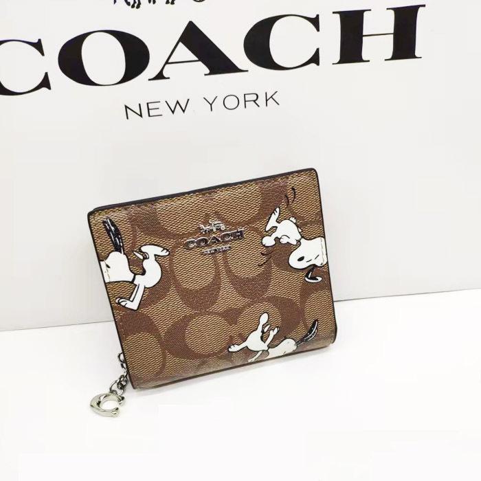新入荷 Coach X Peanuts コーチ X スヌーピー コラボ 二つ折り財布 小銭入れ シグネチャー レディースc4591 アウトレット 並行輸入品 C4591 いわたん商店 通販 Yahoo ショッピング