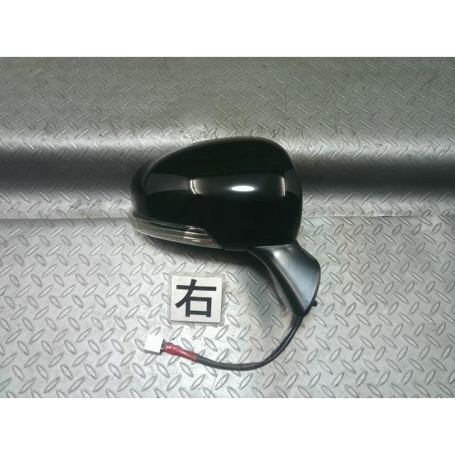 トヨタ（TOYOTA）※同梱不可※プリウスα ZVW41W 右サイドミラー 右