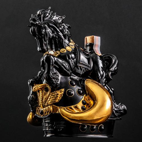 受注生産】送料無料 芋焼酎 北斗の拳 黒王号ボトルセット 42度 1800ml