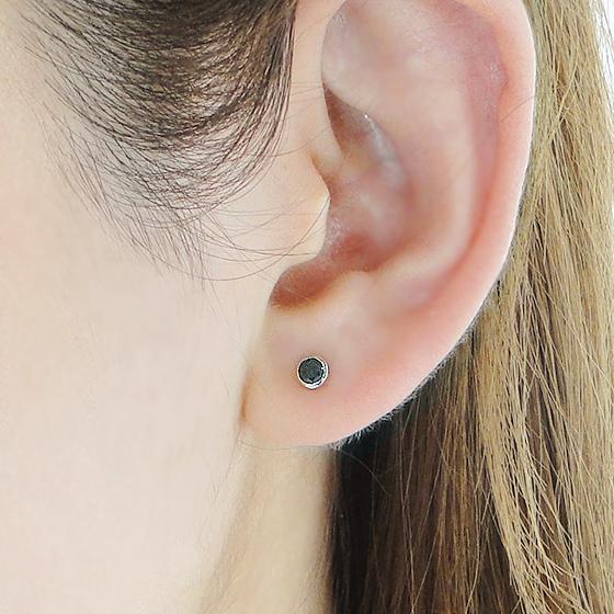 Pt900 ブラックダイヤモンド ピアス 0.30ct 送料無料 プラチナ 人気