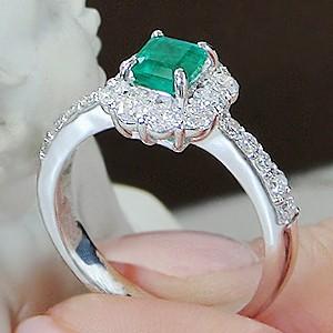 Pt900 エメラルド ダイヤモンド リング 0.43ct D0.19ct