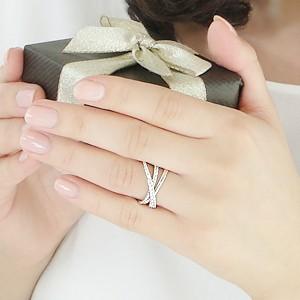 K18 WG ゴールド ダイヤモンド ダイヤ 指輪 リング クロス 18k 18金