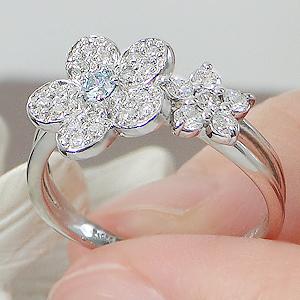 Pt900 アイスブルーダイヤモンド フラワーモチーフ リング 0.38ct 指輪 リング プラチナ pt900 ダイヤモンド ダイヤ ダイアの画像