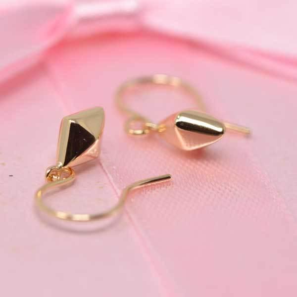 フック ピアス ひし形 菱形 ぷっくり 可愛い アメリカン 18金 k18 18k 
